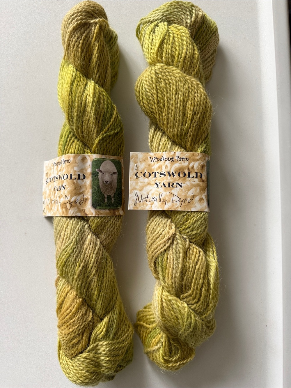 Cotswold Yarn
Color:lime
Size 3.4&3.8 oz